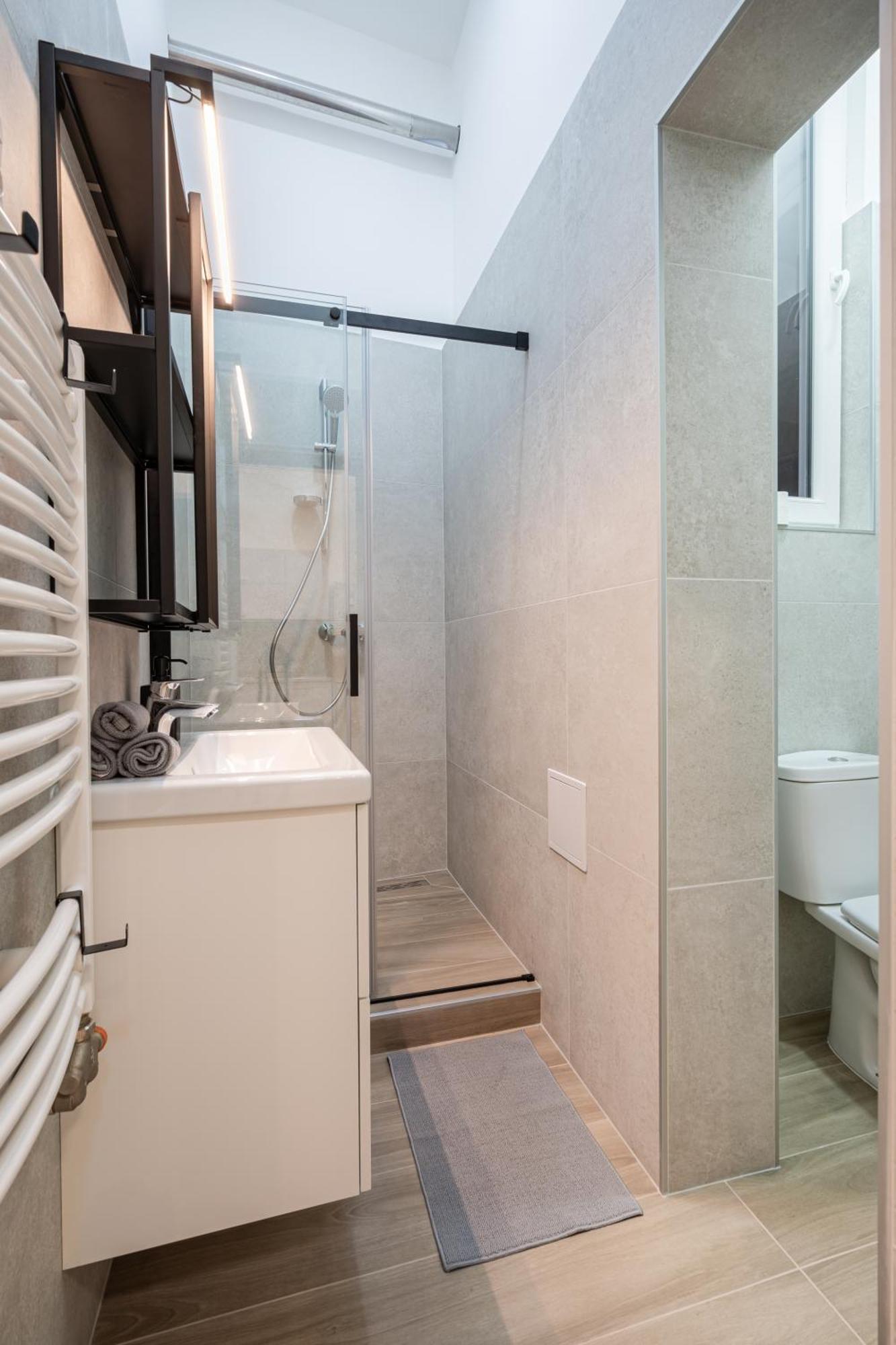 Luxurious Downtown Family Apartmán